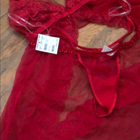 Lingerie - Picture 2 of 2